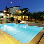 80 With Outdoor Swimmingpool *