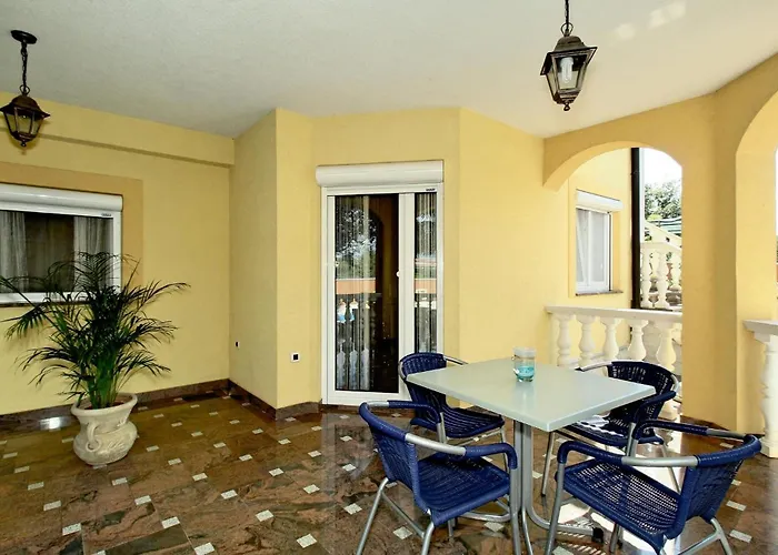 80 With Outdoor Swimmingpool Apartmán *