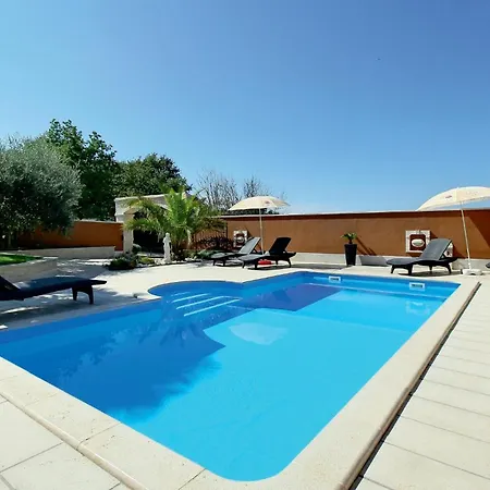 80 With Outdoor Swimmingpool * Πόρετς