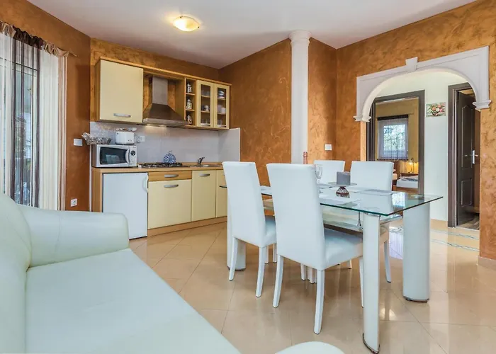 Apartment Porec 80 With Outdoor Swimmingpool Apartment