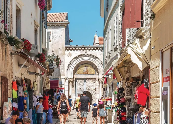 Apartment Apartment Porec 80 With Outdoor Swimmingpool Poreč