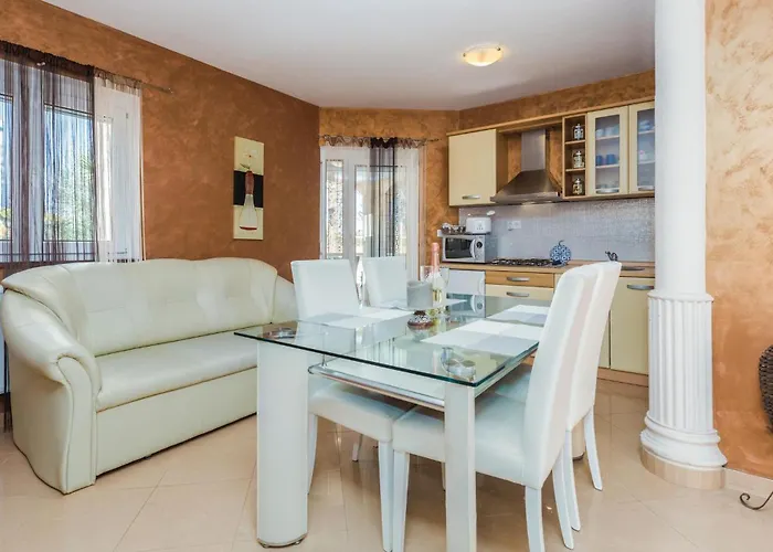 Apartment Porec 80 With Outdoor Swimmingpool *