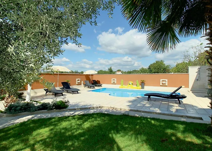 Apartment Porec 80 With Outdoor Swimmingpool