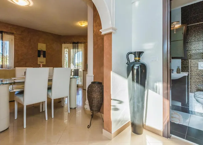 Apartment Porec 80 With Outdoor Swimmingpool Apartment